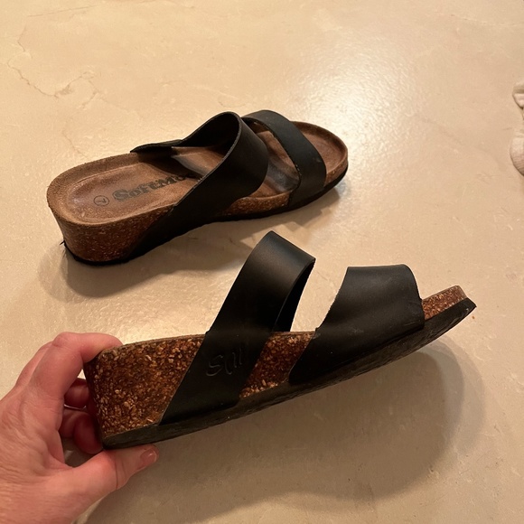 Softmoc Sandals - Picture 2 of 4